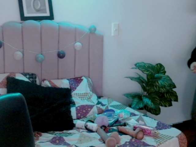 le modèle EvansLx est en webcam porno dans un show sur le site bongacams, il possède les tags suivants: Latino/Hispanic,Redhead,Shaved