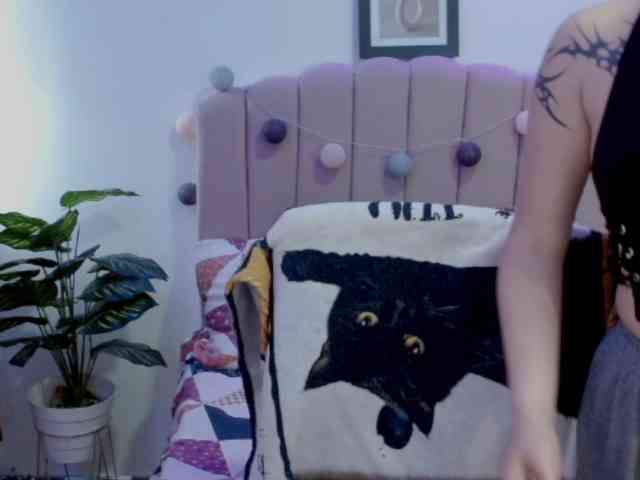EvansLx Live Webcam on BongaCams