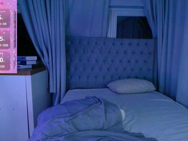 AmeliaEmmy live cam on BongaCams