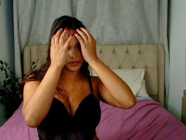AmeliaEmmy live cam on BongaCams