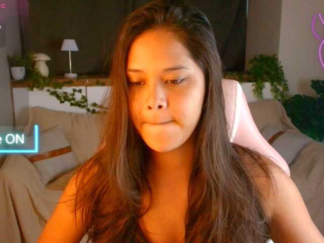 AmeliaEmmy live cam preview