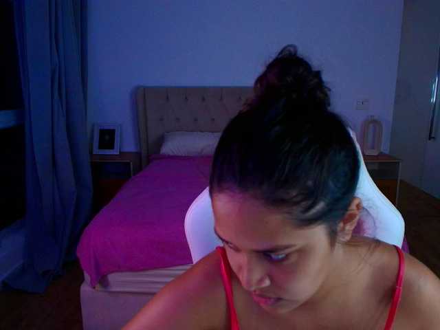 AmeliaEmmy live cam on BongaCams
