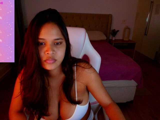 AmeliaEmmy live cam on BongaCams