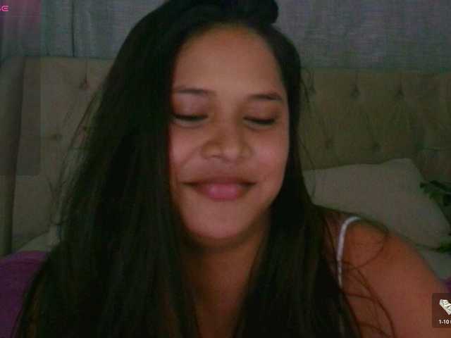 AmeliaEmmy live cam on BongaCams