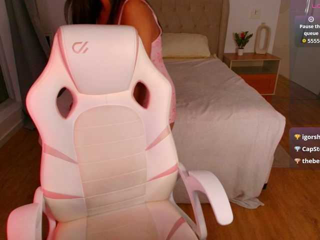 AmeliaEmmy live cam on BongaCams