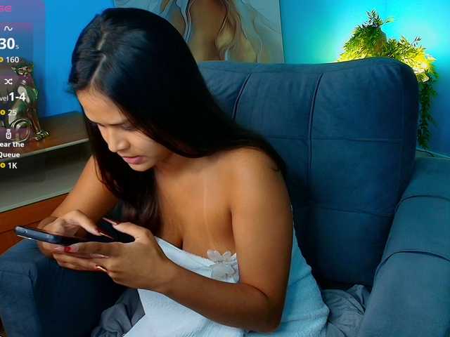 AmeliaEmmy live cam on BongaCams