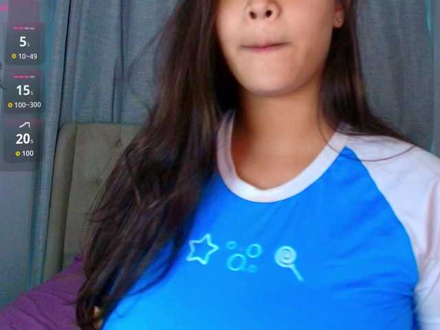 AmeliaEmmy live cam on BongaCams