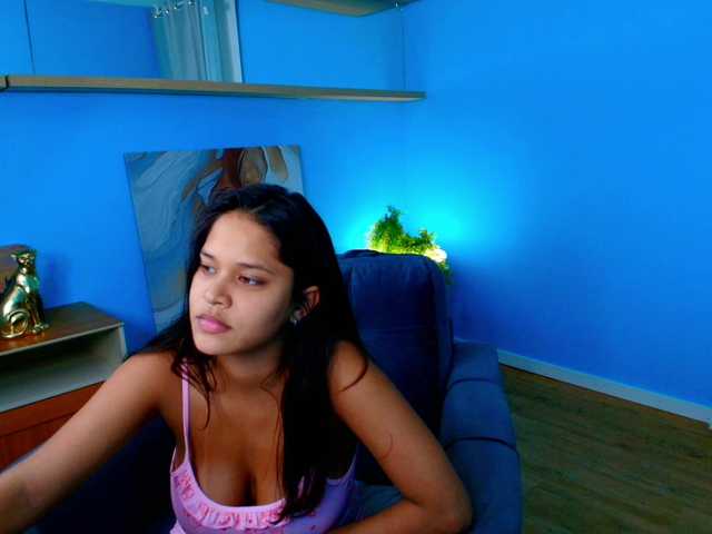 AmeliaEmmy live cam on BongaCams