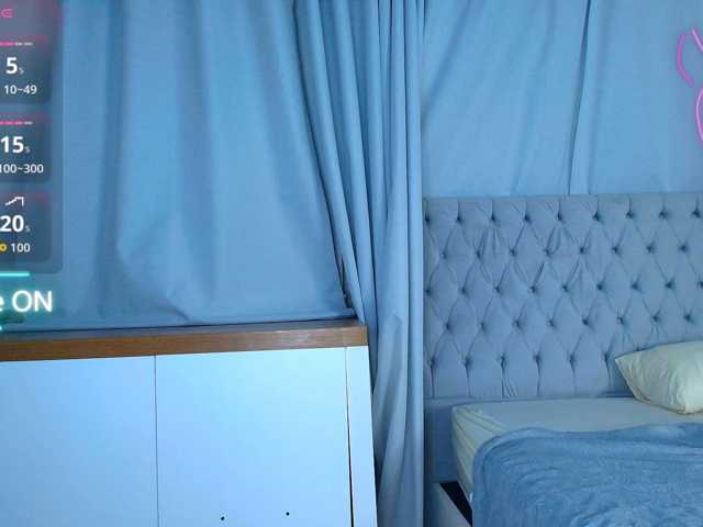 AmeliaEmmy live cam on BongaCams