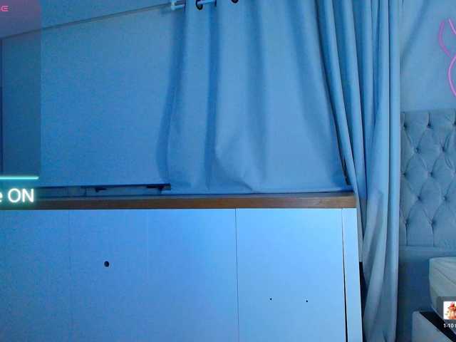 AmeliaEmmy live cam preview