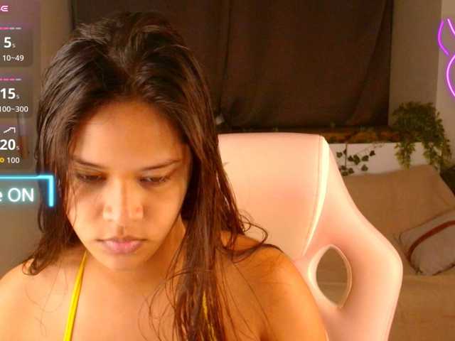 AmeliaEmmy live cam on BongaCams