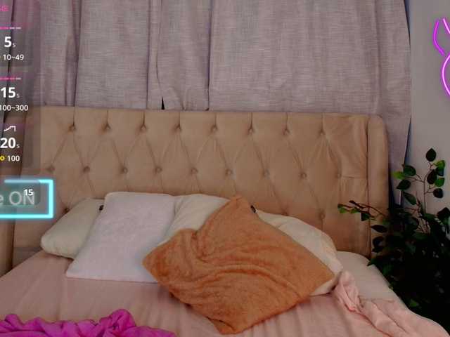 AmeliaEmmy live cam on BongaCams