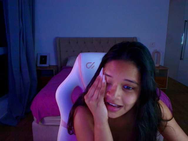 AmeliaEmmy live cam on BongaCams
