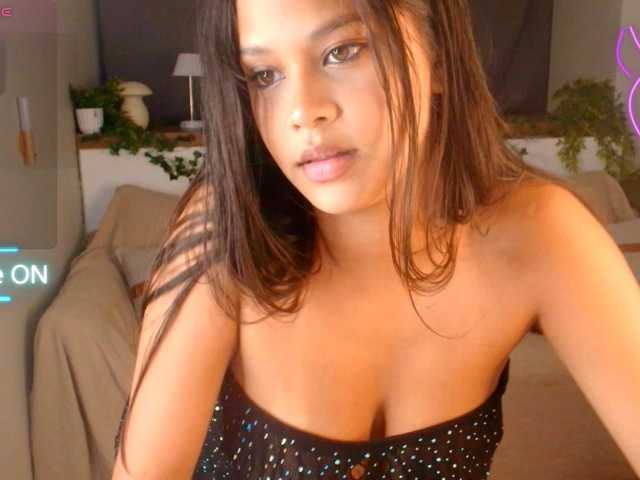 AmeliaEmmy live cam on BongaCams