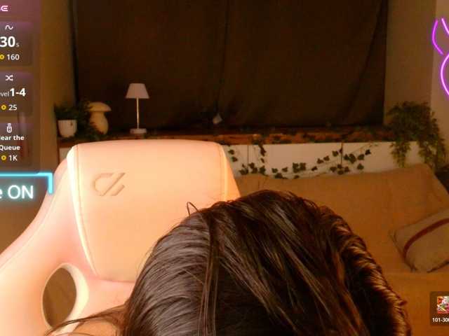 AmeliaEmmy live cam on BongaCams