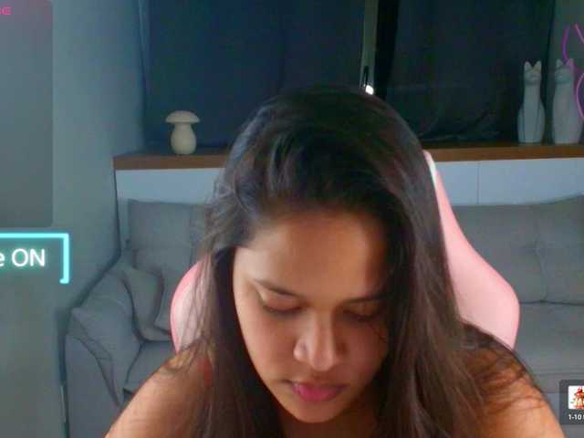 AmeliaEmmy live cam on BongaCams