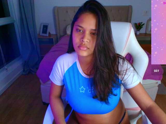 AmeliaEmmy live cam on BongaCams