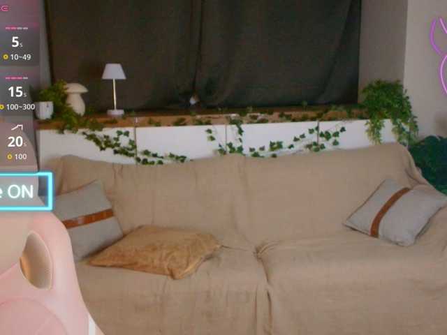 AmeliaEmmy live cam on BongaCams