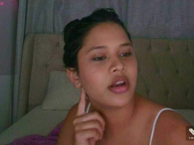 AmeliaEmmy live cam on BongaCams