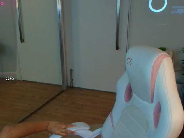 AmeliaEmmy live cam on BongaCams