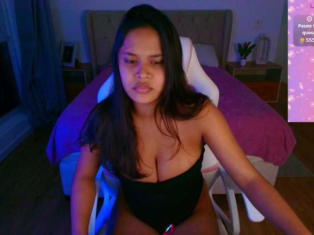 AmeliaEmmy live cam on BongaCams