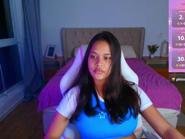 AmeliaEmmy live cam on BongaCams