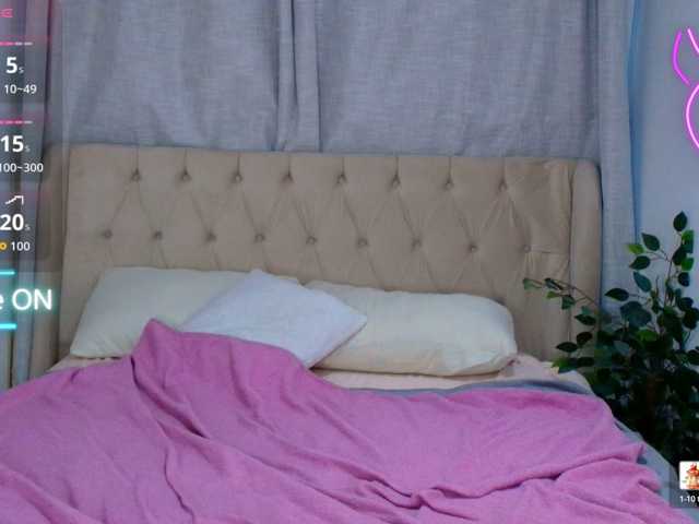 AmeliaEmmy live cam on BongaCams