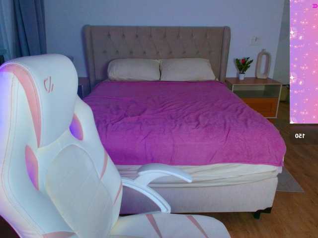 AmeliaEmmy live cam on BongaCams