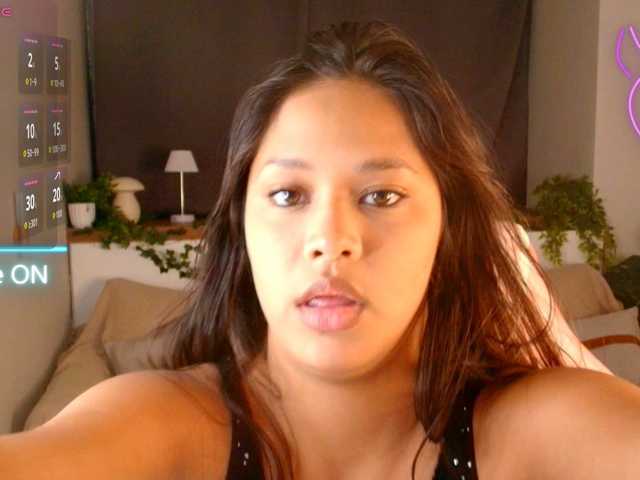 AmeliaEmmy live cam on BongaCams