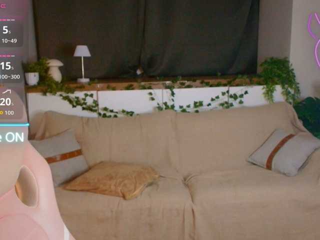 AmeliaEmmy live cam on BongaCams
