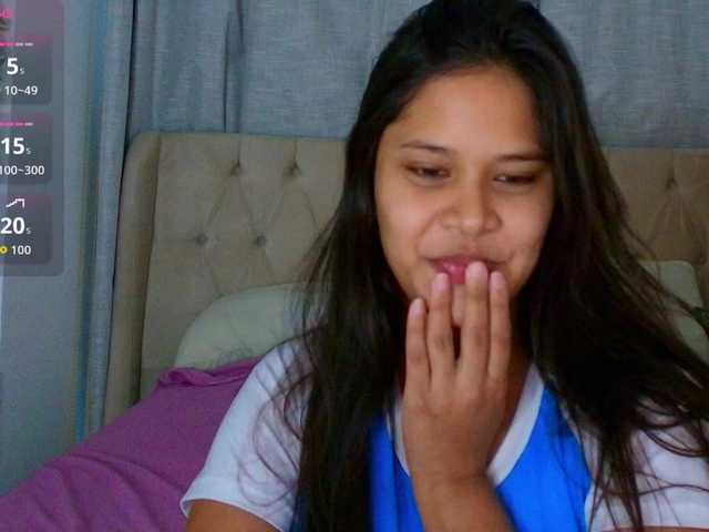 AmeliaEmmy live cam on BongaCams