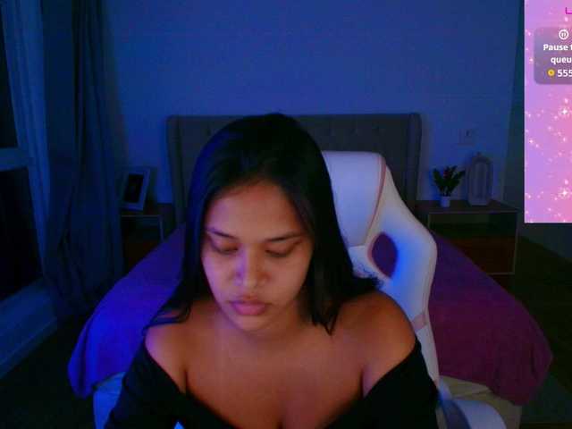 AmeliaEmmy live cam on BongaCams