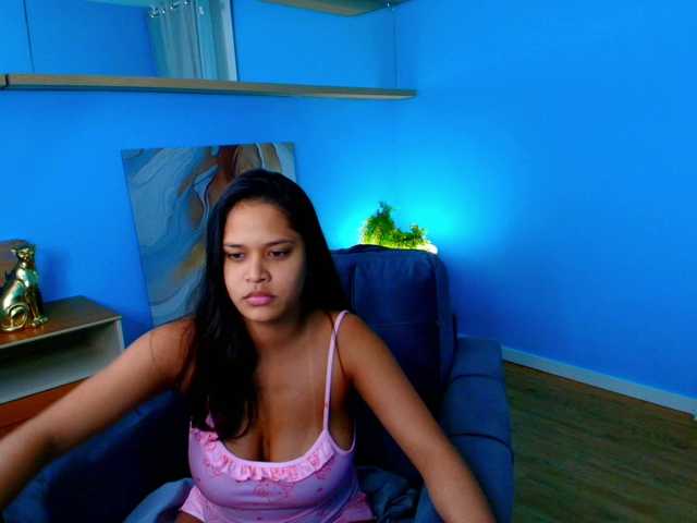 AmeliaEmmy live cam on BongaCams