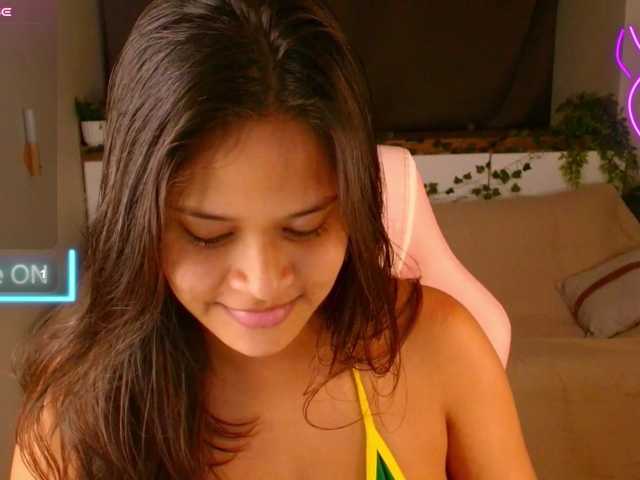 AmeliaEmmy live cam on BongaCams