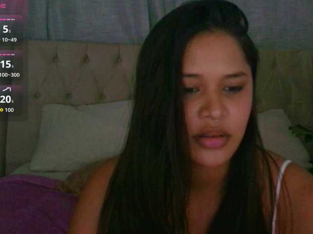 AmeliaEmmy live cam on BongaCams