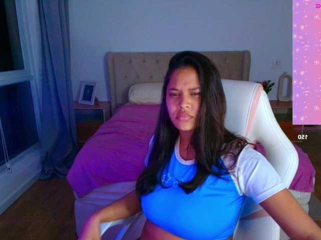 AmeliaEmmy live cam on BongaCams