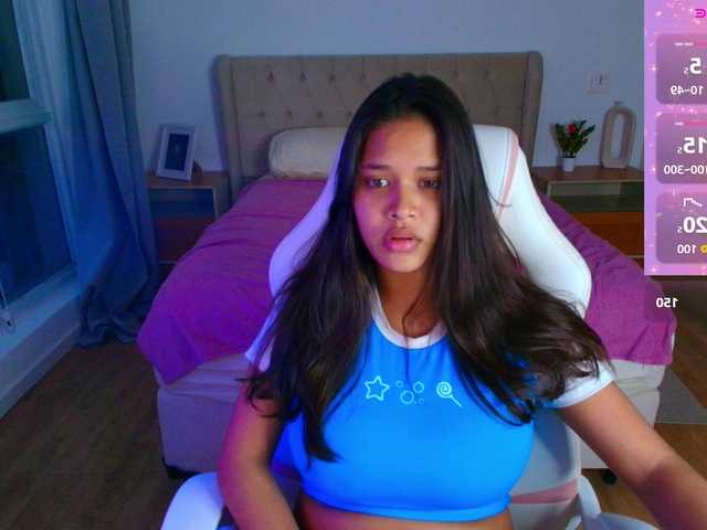 AmeliaEmmy live cam on BongaCams