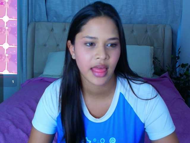 AmeliaEmmy live cam on BongaCams