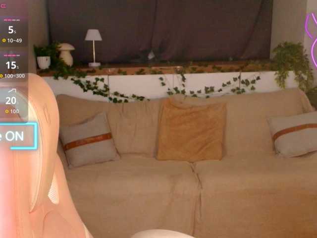AmeliaEmmy live cam on BongaCams