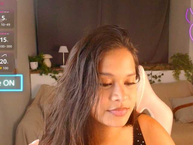 AmeliaEmmy live cam on BongaCams