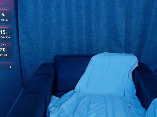 AmeliaEmmy live cam on BongaCams