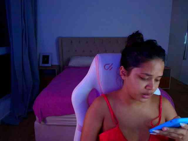 AmeliaEmmy Live Webcam on BongaCams