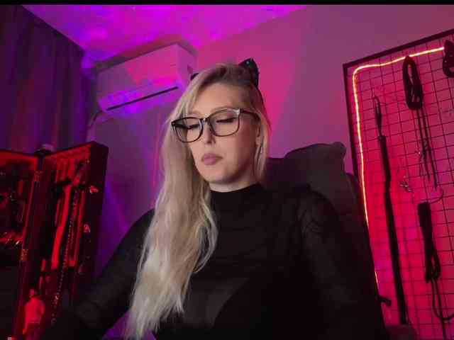 Miss-Liya webcam