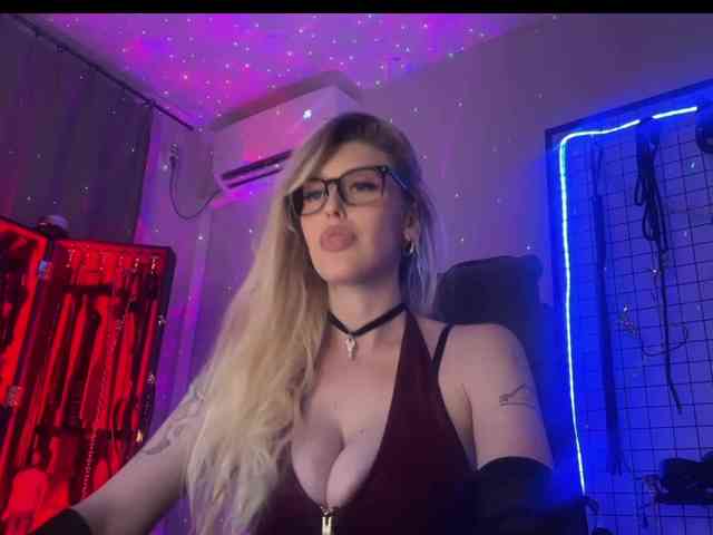 Miss-Liya webcam