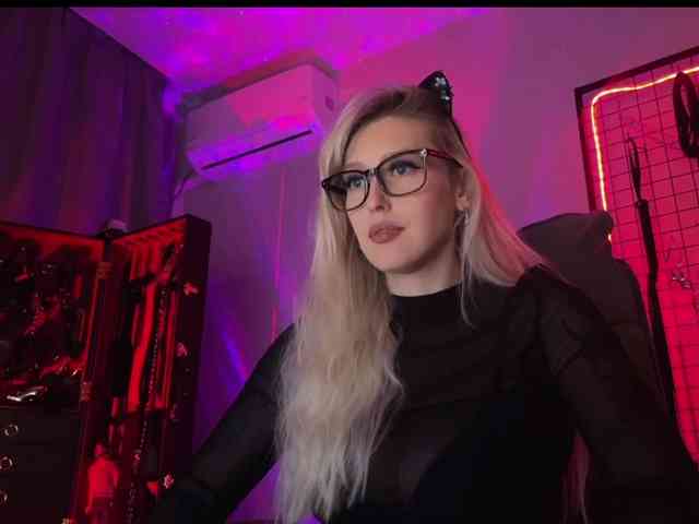 Miss-Liya webcam