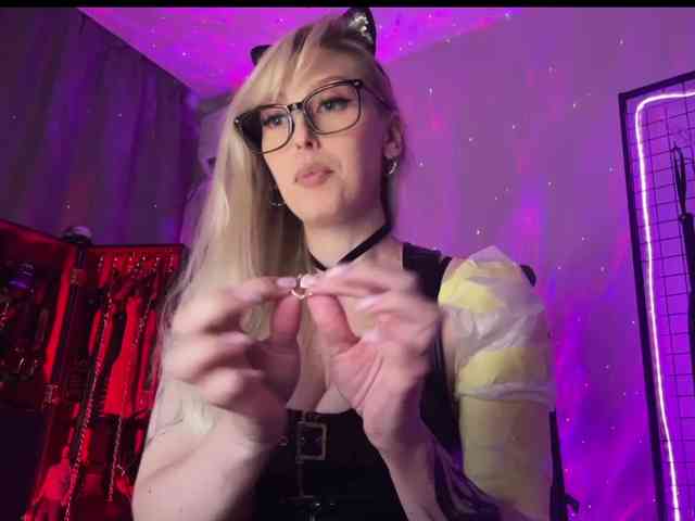 Miss-Liya webcam