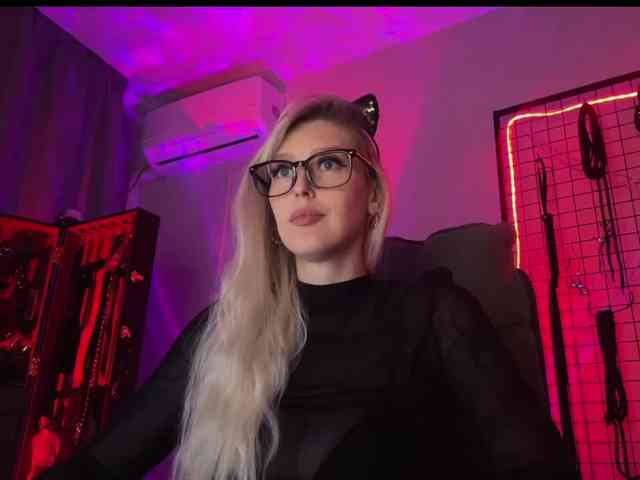 Miss-Liya webcam