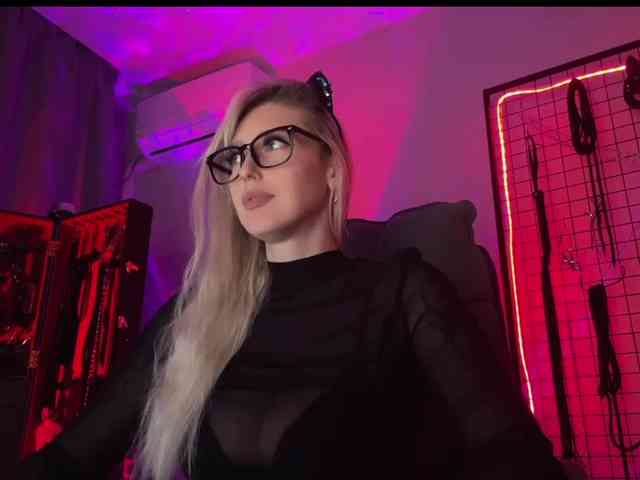 Miss-Liya webcam