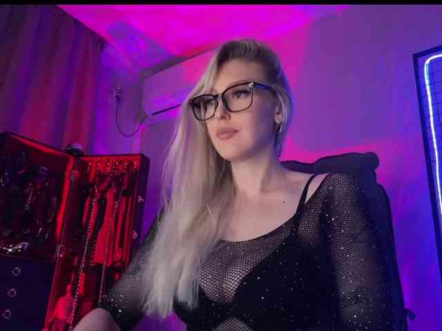 Miss-Liya webcam