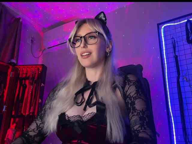 Miss-Liya webcam